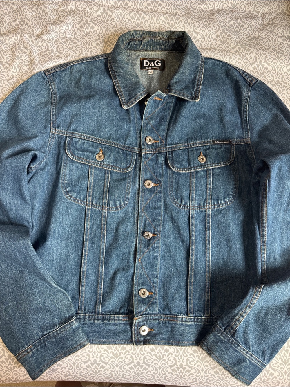 D&G Men's Classic Denim Jacket in Medium Blue. Size-XL Pre-loved